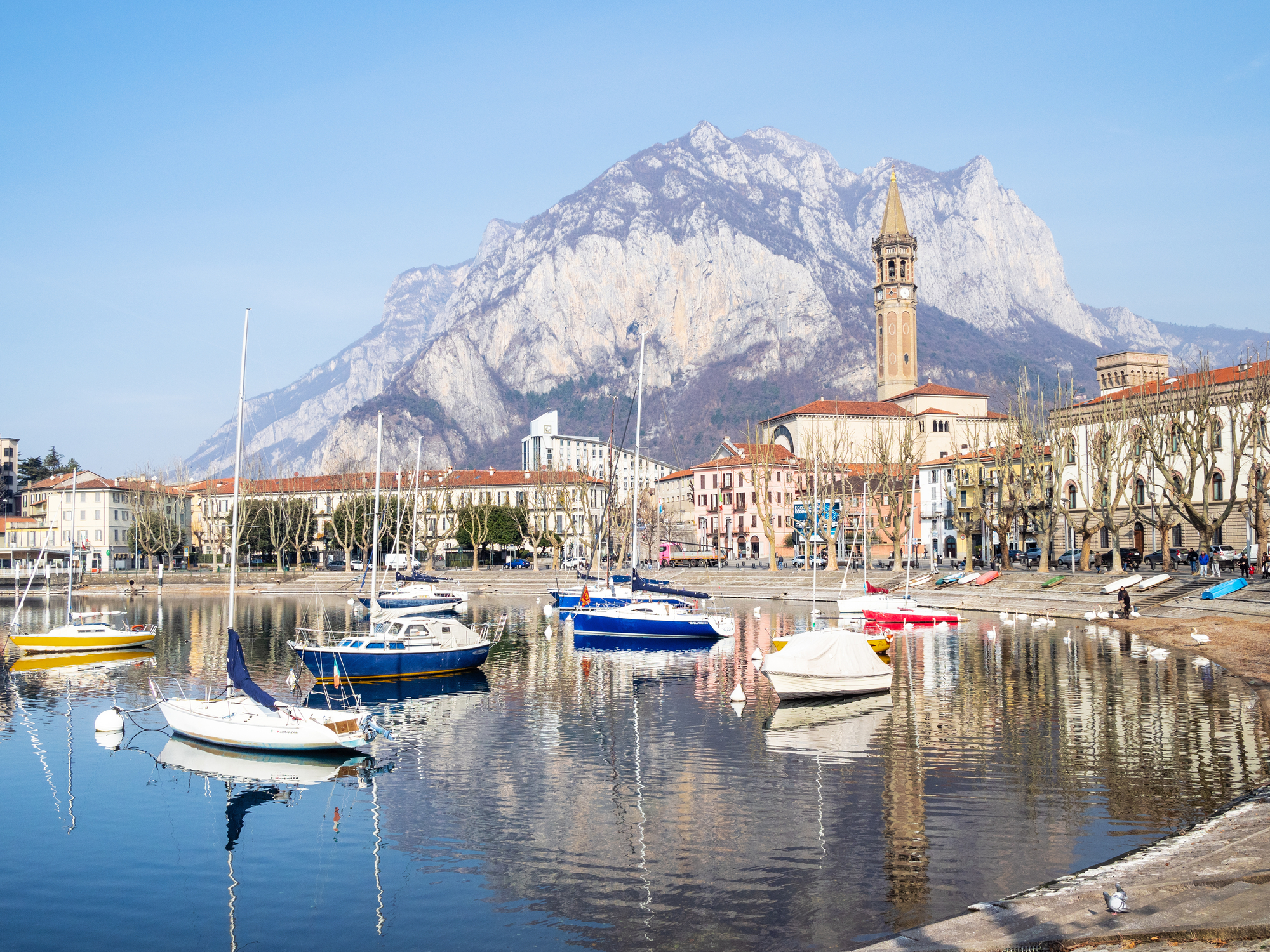 Are you attending courses of study in Lecco?